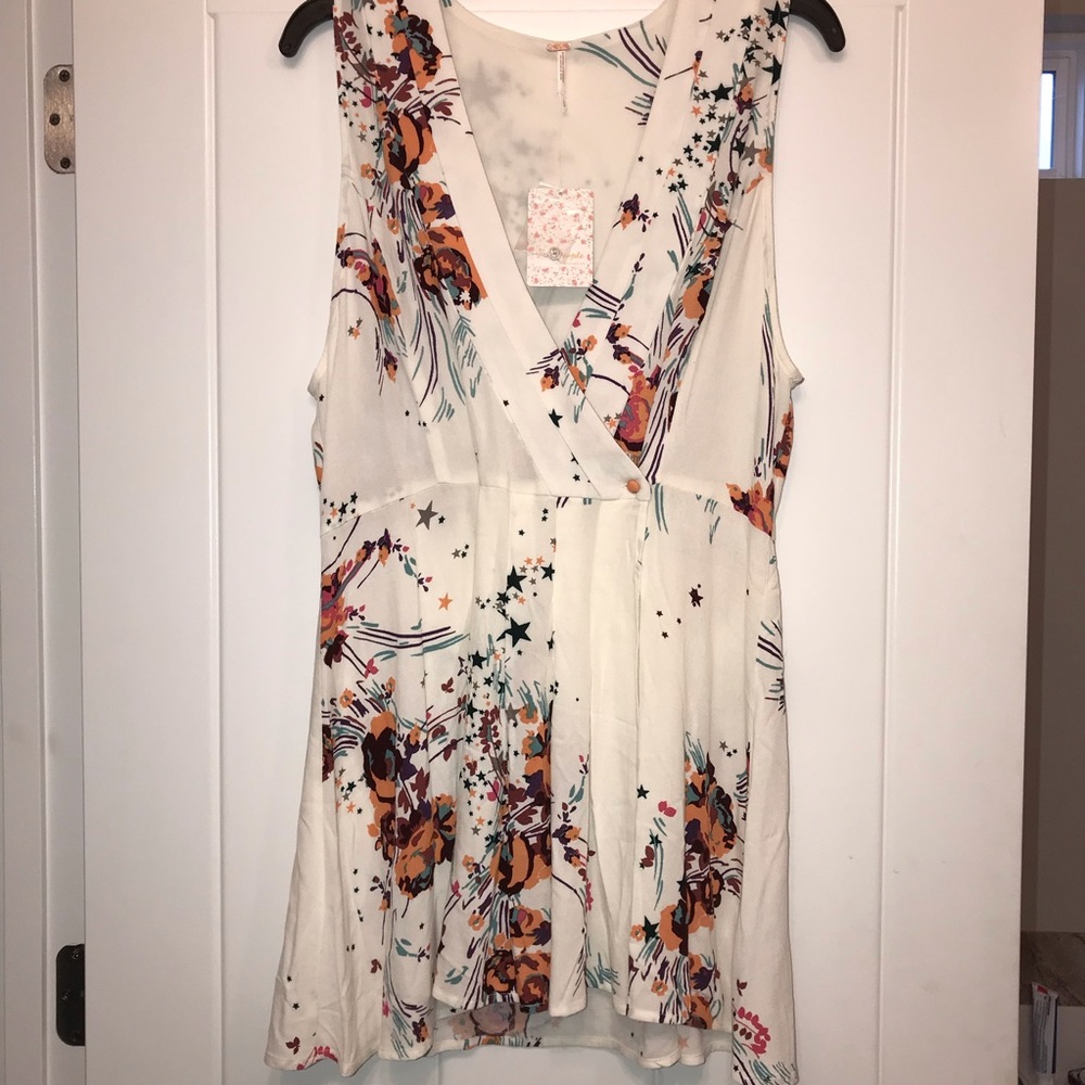 Free People Back to Basics Floral Stars Wrap Top - Picture 6 of 7